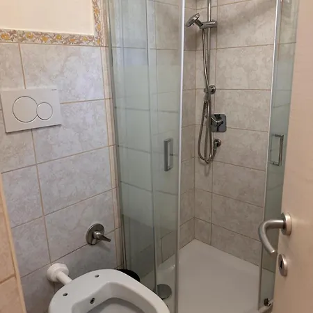 Vicino Al Mare Quarto em Acomodações Particulares Nettuno